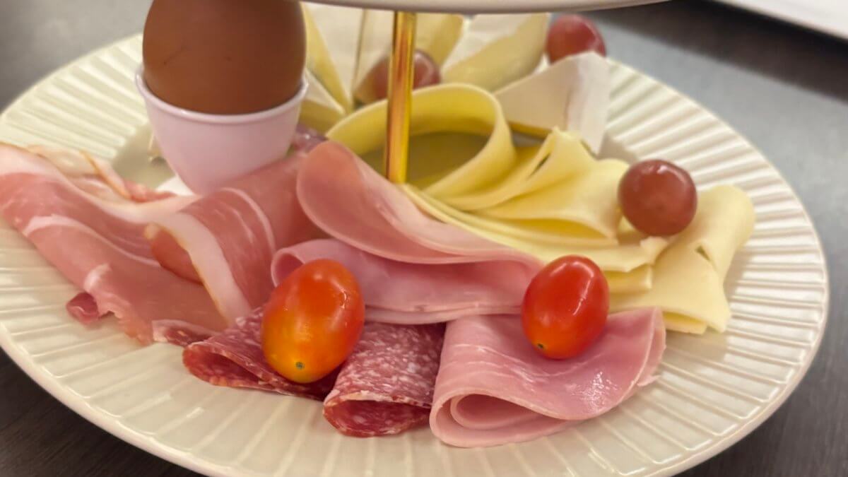 Frühstück in meinem Café- und Weinbistro Genusszeit im Erdgeschoss IMG 3504